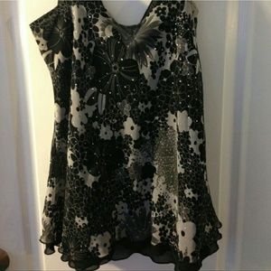 Pretty black and white shirt