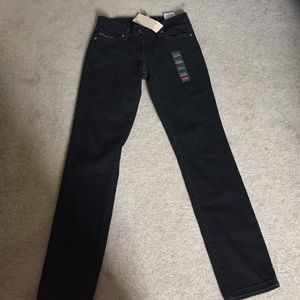 Levi's Mid-Rise Skinny Jeans