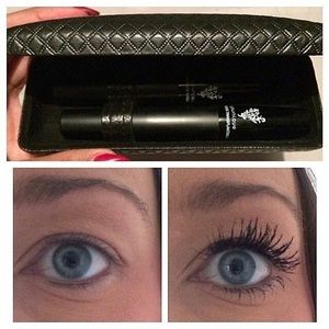 Younique's 3D fiber lash mascara
