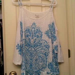 Bundled Cold shoulder light shirt