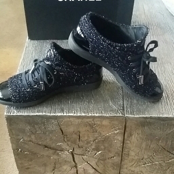 Shoes - Picture 3 of 4