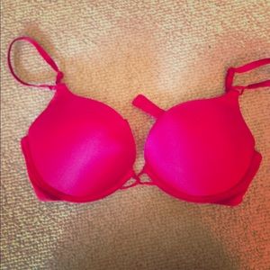 Victoria's Secret bombshell bra