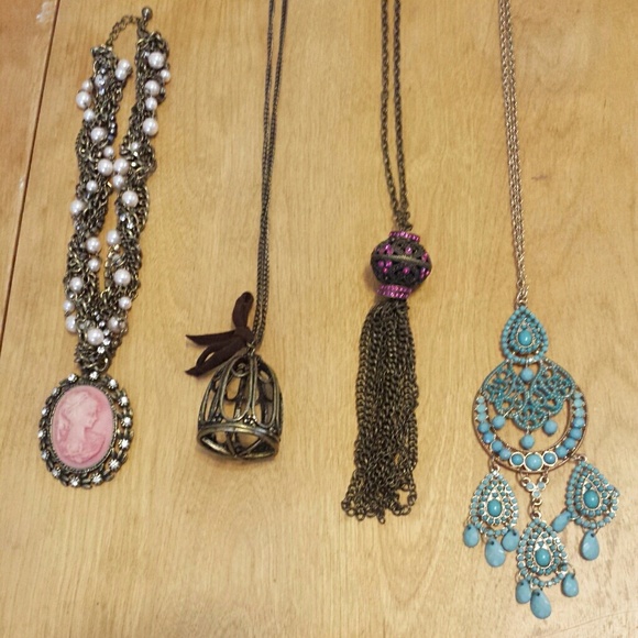 Claire's and Forever 21 Necklace Lot