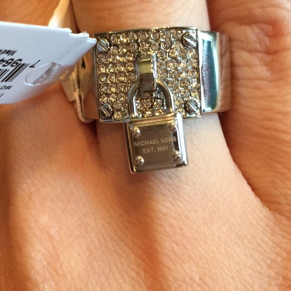 NWT STERLING SILVER AUTHENTIC MK RING💍 - Picture 4 of 5