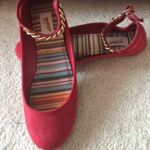 Arizona Jean -- red ballet flats with gold chain