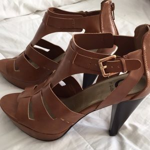 GUESS Platform Brown Heels