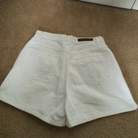 Shorts - Picture 2 of 3