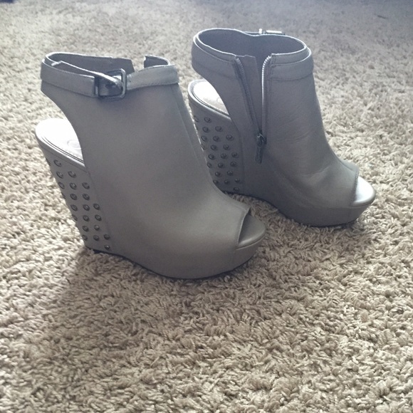 Grey studded wedges