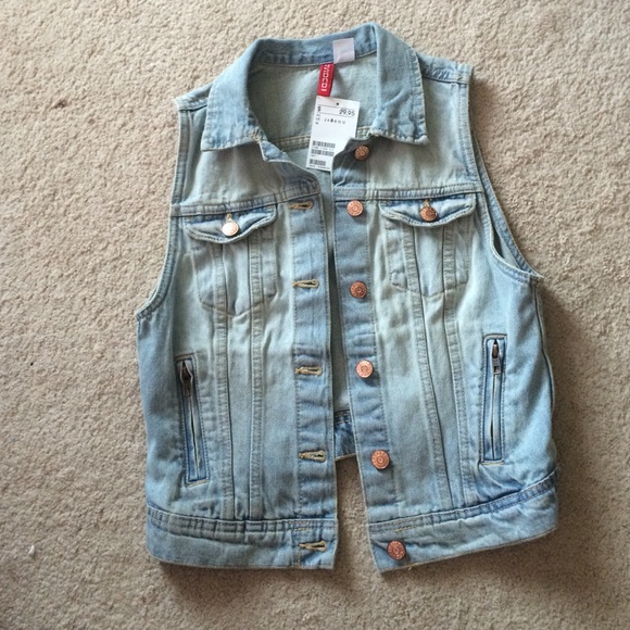 H&M light washed denim vest