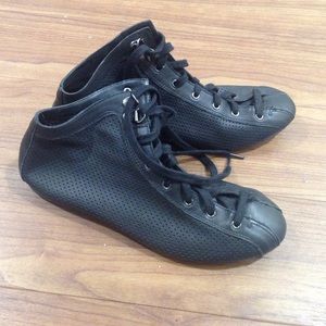 Kelsey Dagger sneakers size 6.5 women's - black