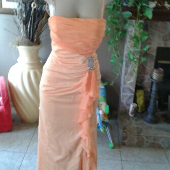 Dresses & Skirts - Prom dress make and offer.