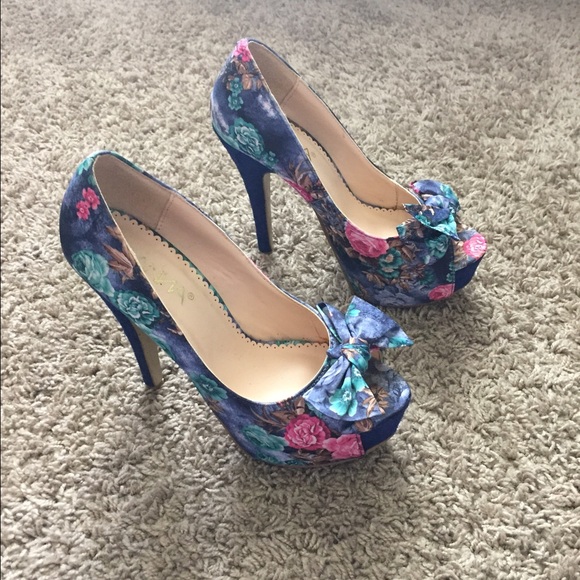Floral print heels