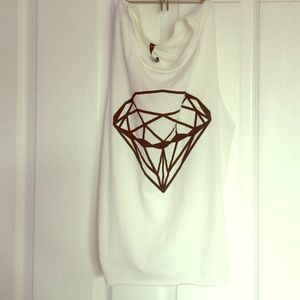 Casual tank top with black diamond