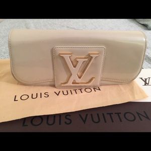 Sharing Louis Vuitton Sobe Clutch