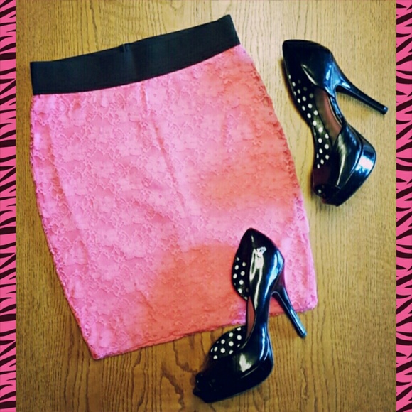 NWOT Lace Pencil Skirt