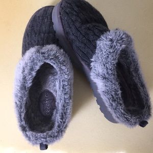 Sketchers sweater slip on shoes