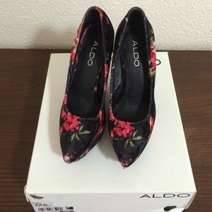 New Aldo Wedge Shoes Size 5.5