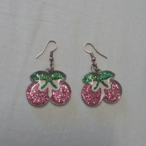 Super cute cherry earrings!
