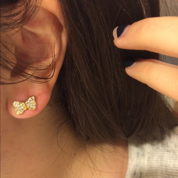Bow earrings