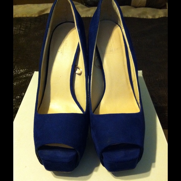 🚫SOLD🚫Zara peep toe suede navy blue pumps - Picture 2 of 4