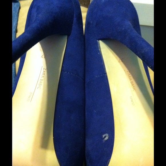 🚫SOLD🚫Zara peep toe suede navy blue pumps - Picture 3 of 4