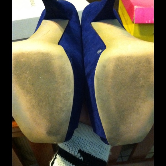 🚫SOLD🚫Zara peep toe suede navy blue pumps - Picture 4 of 4