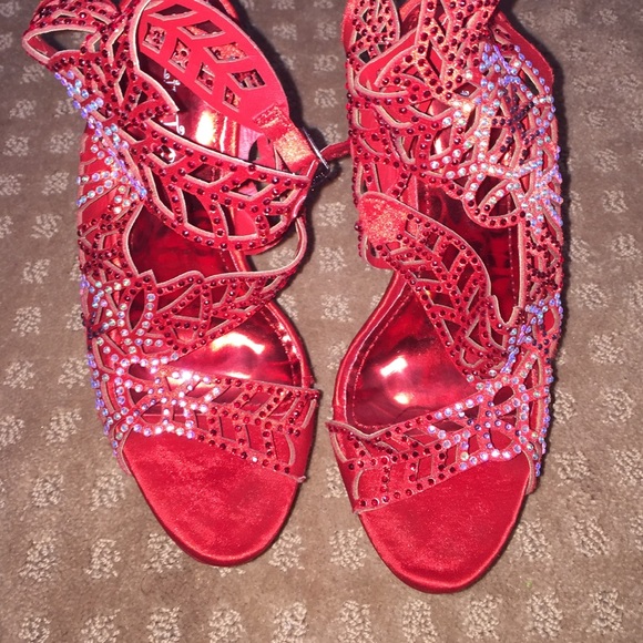 Shoes - Picture 2 of 2