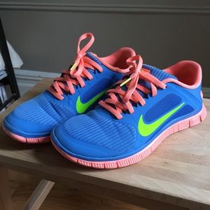 Nike Free Run 4.0 Sneakers