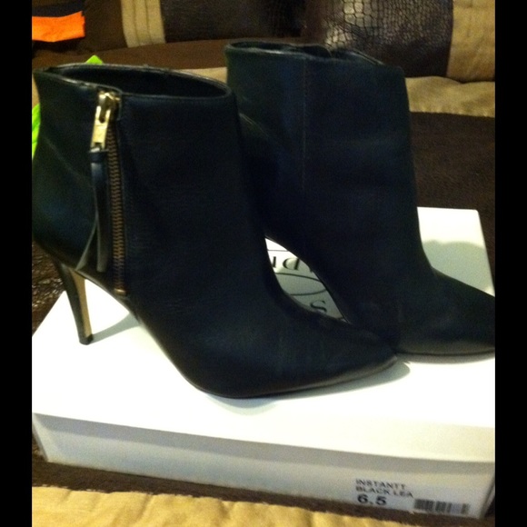 🚫SOLD🚫Black leather pointy toe ankle booties 6.5 - Picture 3 of 4