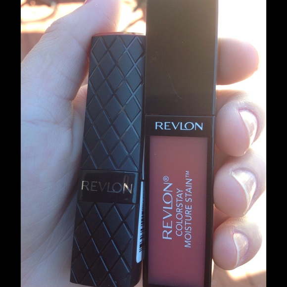 Makeup bundle :) - Picture 3 of 4