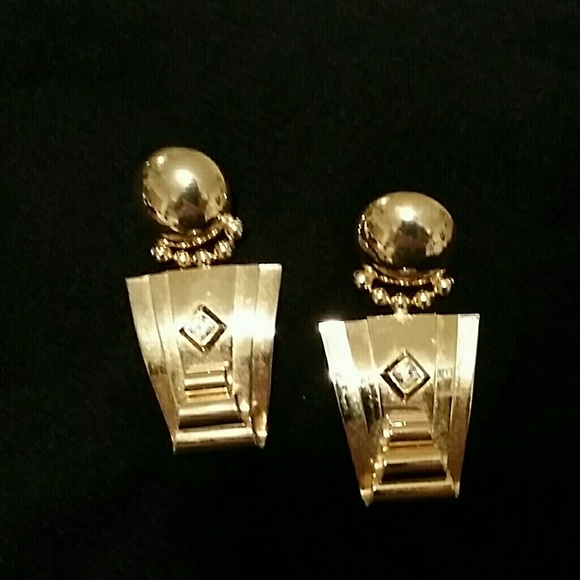 Vintage Gold Tone Pierced Earing