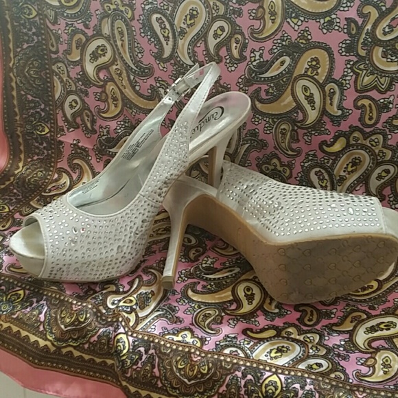 🚫SOLD🚫 Rhinestone Platform Peep-Toe Slingback - Picture 3 of 3