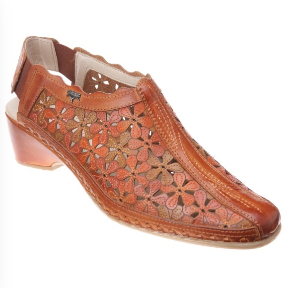 Pikolinos clogs