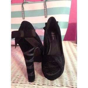 Black Bow High Heels