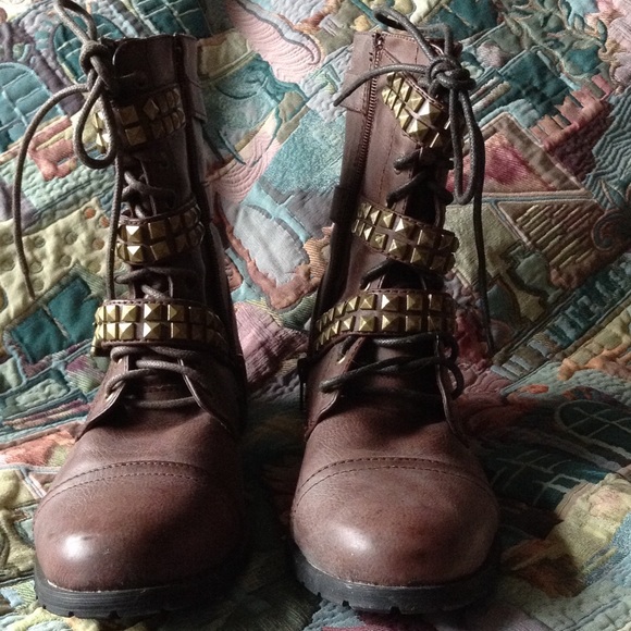 Bucco Boots - Studded boots