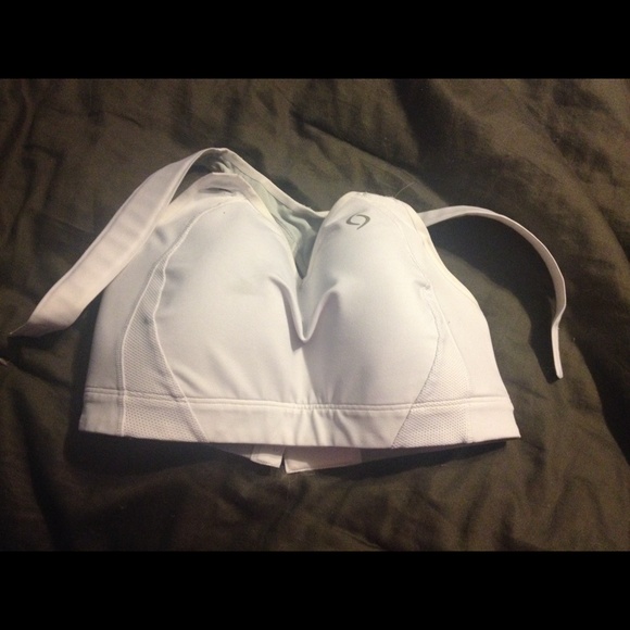 moving comfort sports bra 34dd
