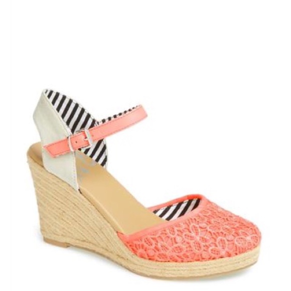 dv8 Shoes - DV8 hot coral espadrille wedges