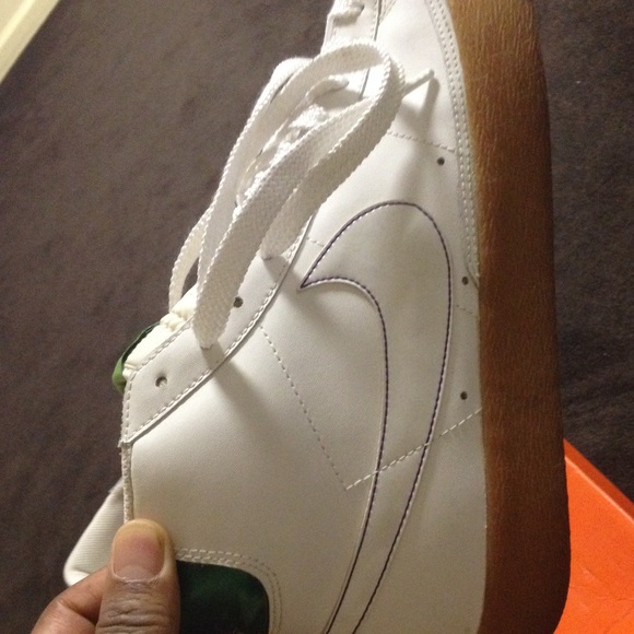 Nike - Picture 3 of 3