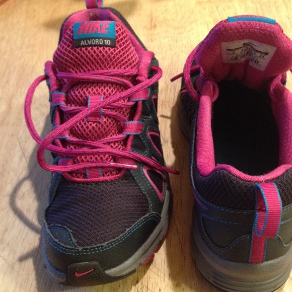 Price cut. NIKE AIR WOMEN