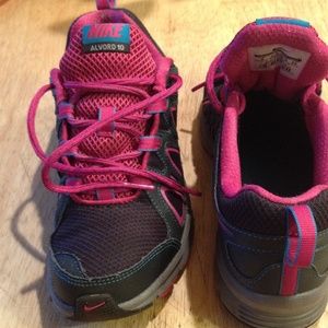 Price cut. NIKE AIR WOMEN