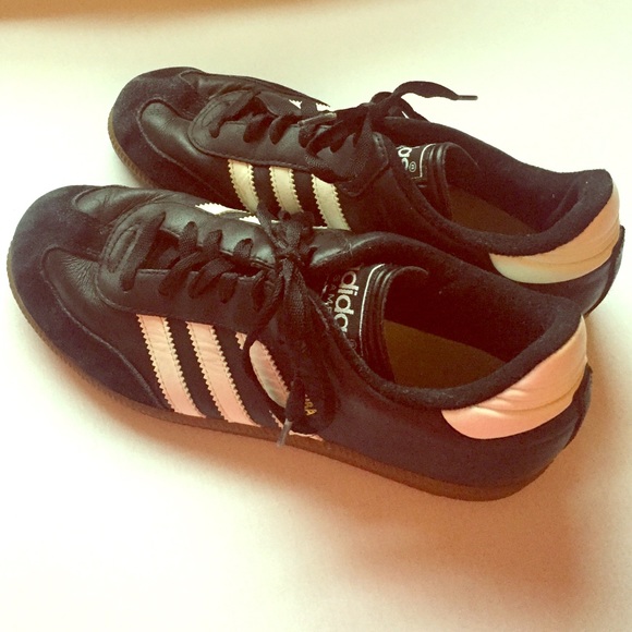 Adidas Samba sneakers!