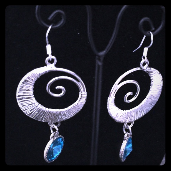 Drop earrings with Blue Stone