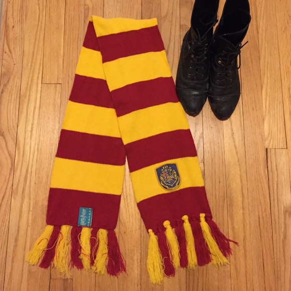 Gryffindor scarf