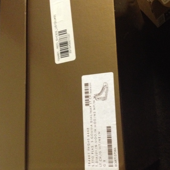 100 % authentic Gucci sneakers