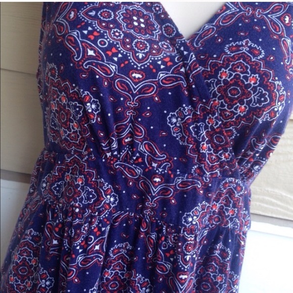 👗V neck sleeveless dress