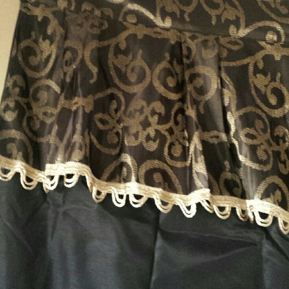 Valance - Picture 2 of 3