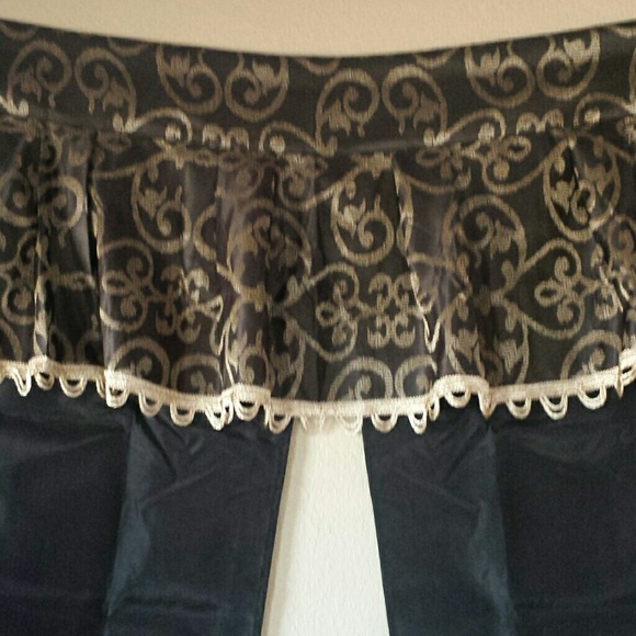 Valance - Picture 3 of 3