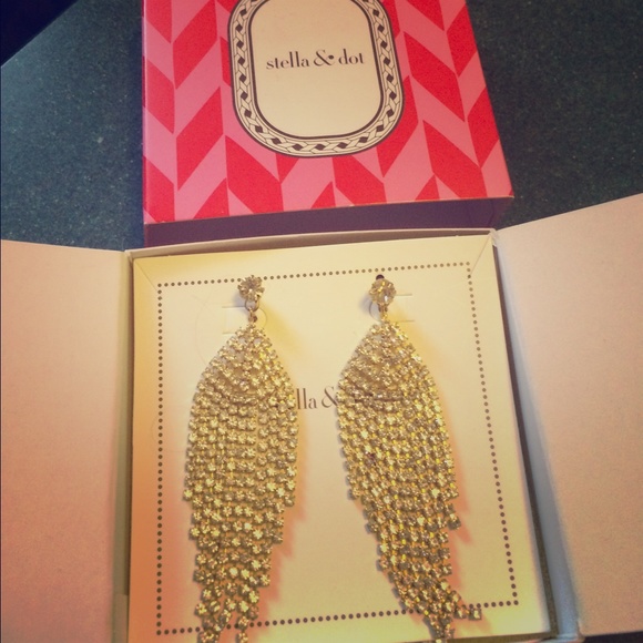 Stella and Dot gold chandelier earrings