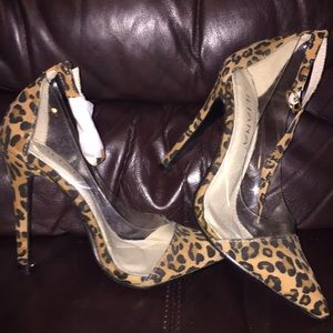 ❌SOLD❌ Leopard Print Clear Pointy Toe Pumps
