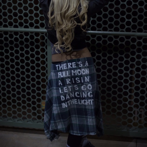 Gypsy warrior size small flannel - Picture 2 of 4